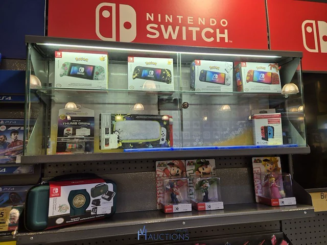 Winkelvoorraad en inrichting game mania merksem - afbeelding 434 van  467