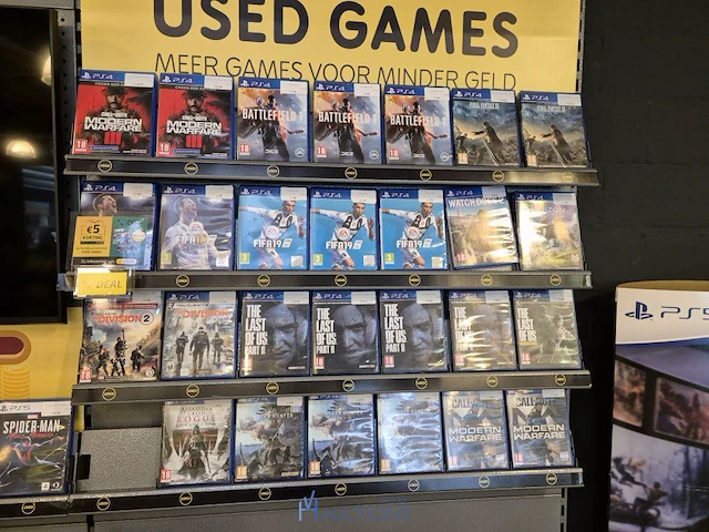 Winkelvoorraad en inrichting game mania merksem - afbeelding 451 van  467