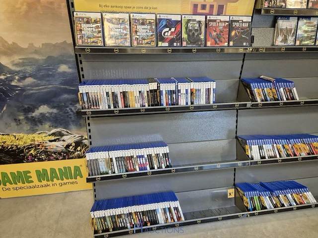 Winkelvoorraad en inrichting game mania merksem - afbeelding 453 van  467