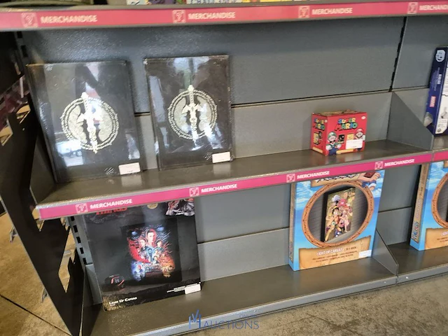 Winkelvoorraad en inrichting game mania merksem - afbeelding 446 van  467