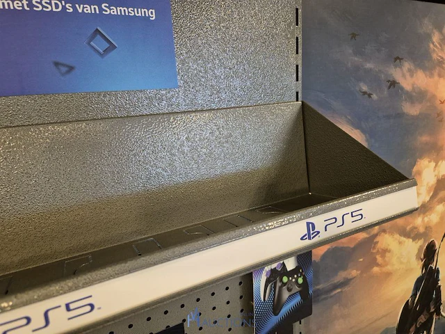 Winkelvoorraad en inrichting game mania merksem - afbeelding 459 van  467