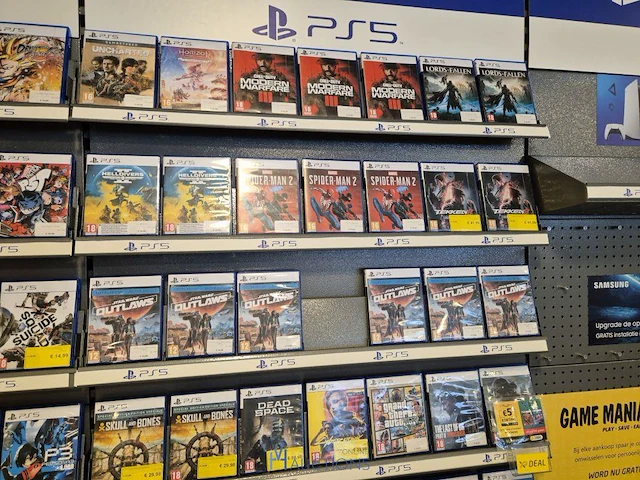 Winkelvoorraad en inrichting game mania merksem - afbeelding 462 van  467