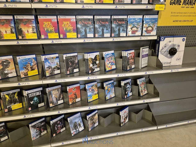 Winkelvoorraad en inrichting game mania merksem - afbeelding 463 van  467