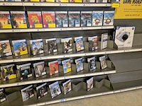 Winkelvoorraad en inrichting game mania merksem - afbeelding 463 van  467