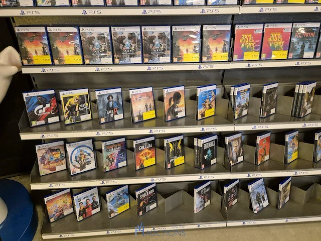 Winkelvoorraad en inrichting game mania merksem - afbeelding 464 van  467