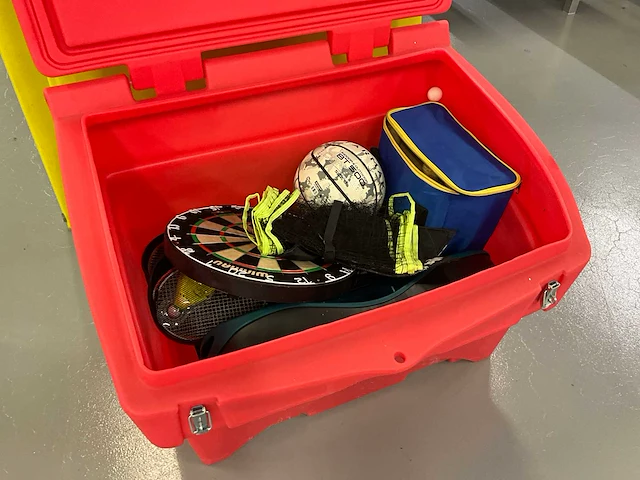 Winter extreme pvc opbergbox inhoudende sportartikelen - afbeelding 10 van  14