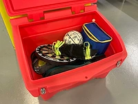 Winter extreme pvc opbergbox inhoudende sportartikelen - afbeelding 10 van  14