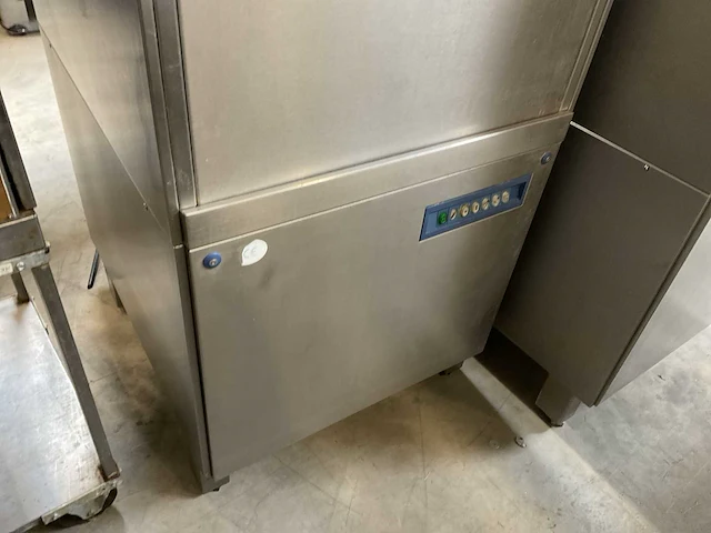 Winterhalter gr64 korvenvaatwasmachine - afbeelding 4 van  7