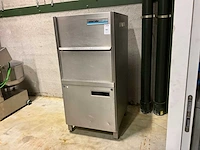 Winterhalter gr64 korvenvaatwasmachine - afbeelding 1 van  8