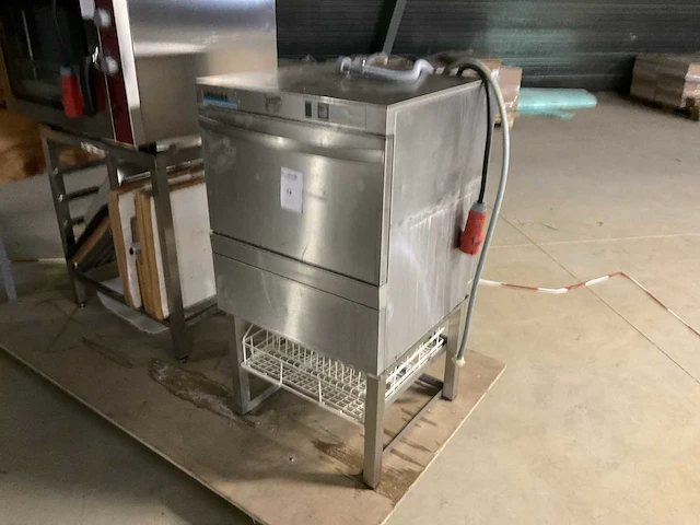 Winterhalter gs215 korvenvaatwasmachine - afbeelding 2 van  5