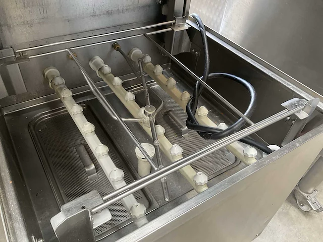 Winterhalter gs72 korvenvaatwasmachine - afbeelding 4 van  6
