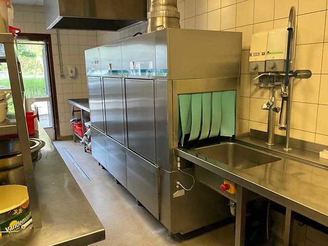 Winterhalter str korventransportvaatwasser / wasstraat - afbeelding 1 van  15