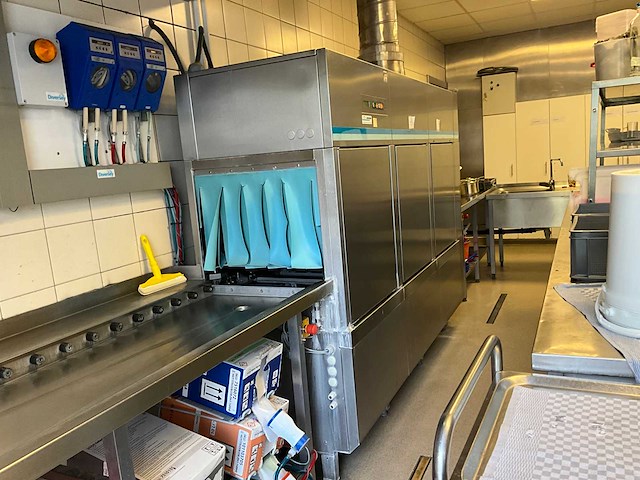 Winterhalter str korventransportvaatwasser / wasstraat - afbeelding 10 van  15