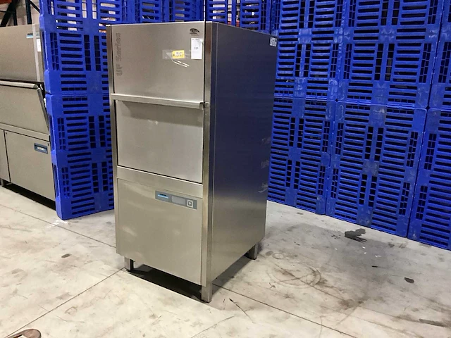 Winterhalter uf-m korvenvaatwasmachine - afbeelding 1 van  9