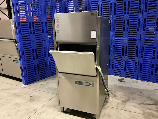 Winterhalter uf-m korvenvaatwasmachine - afbeelding 2 van  9