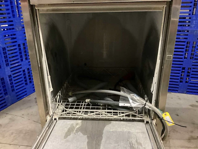 Winterhalter uf-m korvenvaatwasmachine - afbeelding 5 van  9
