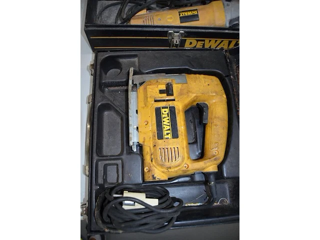 Wipzaag dewalt dw320k in koffer - afbeelding 1 van  4