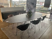 Wire elyps eetkamertafel met stoelen - afbeelding 4 van  10