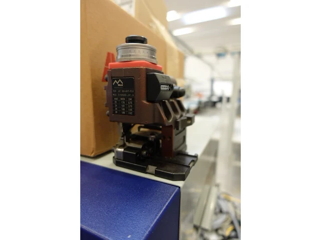 Wire id printer applicator brady + draadknipper komax - afbeelding 5 van  10