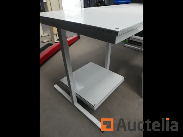 Wit bureautafel met beugels - afbeelding 2 van  8