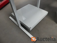 Wit bureautafel met beugels - afbeelding 3 van  8