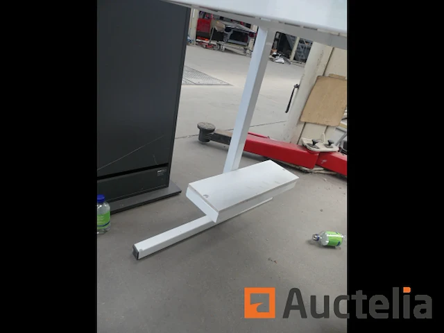 Wit bureautafel met beugels - afbeelding 7 van  8