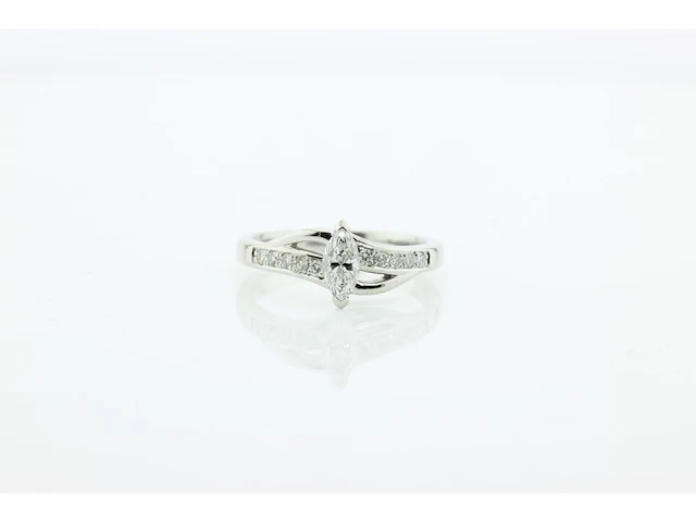 Witgouden fantasiering met marquise diamant - afbeelding 1 van  4
