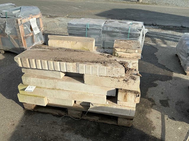 Witsteen op pallet - afbeelding 1 van  5