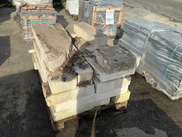 Witsteen op pallet - afbeelding 2 van  5