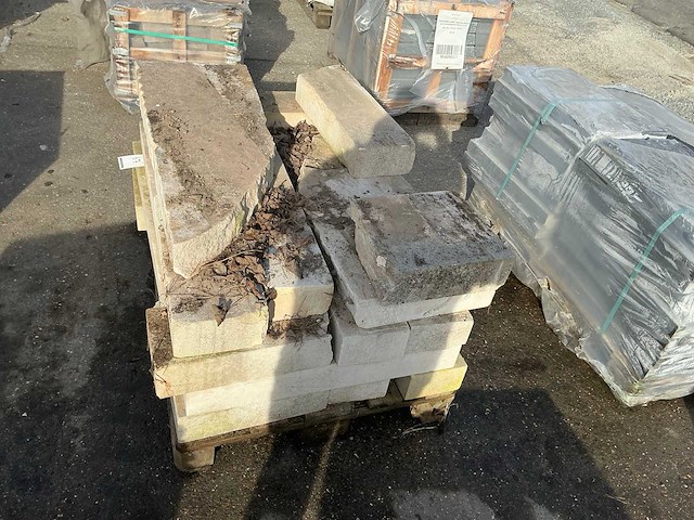 Witsteen op pallet - afbeelding 3 van  5