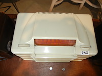 Witte bakelietradio carrsolon - afbeelding 2 van  2