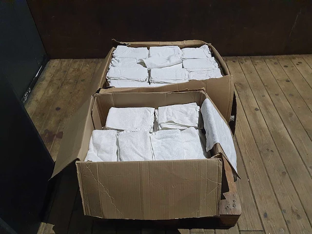 Witte handdoekjes (200x) - afbeelding 2 van  6
