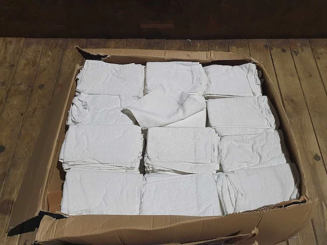 Witte handdoekjes (200x) - afbeelding 3 van  6