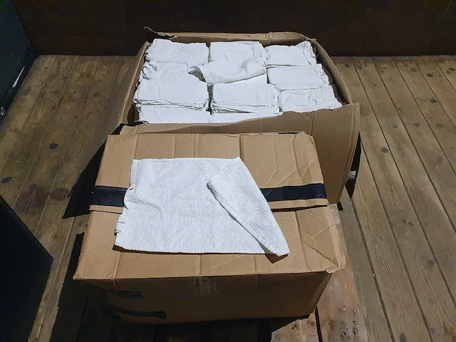 Witte handdoekjes (200x) - afbeelding 5 van  6