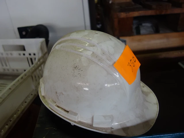Witte helm - afbeelding 1 van  1