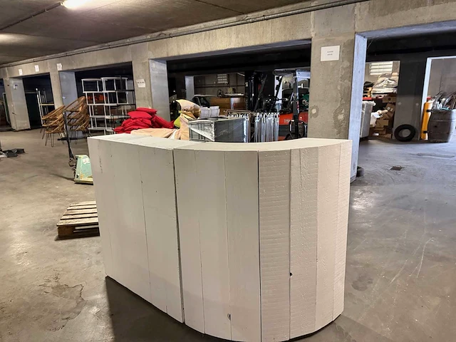 Witte houten beach bar 18 meter - afbeelding 3 van  8