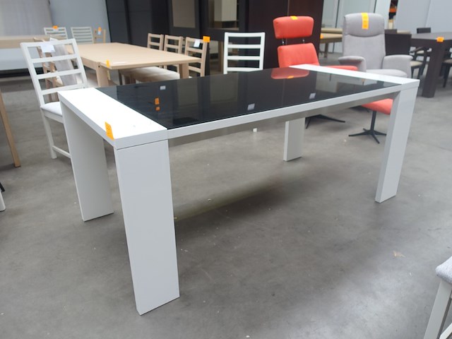 Witte tafel met zwart blad - afbeelding 1 van  3