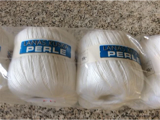 Wol - afbeelding 2 van  2