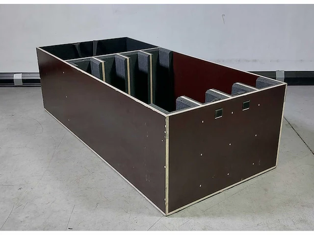 Wooden insert for standard flight case - afbeelding 1 van  3