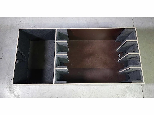 Wooden insert for standard flight case - afbeelding 2 van  3