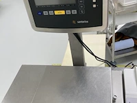 Work table with conveyor belt - afbeelding 5 van  8