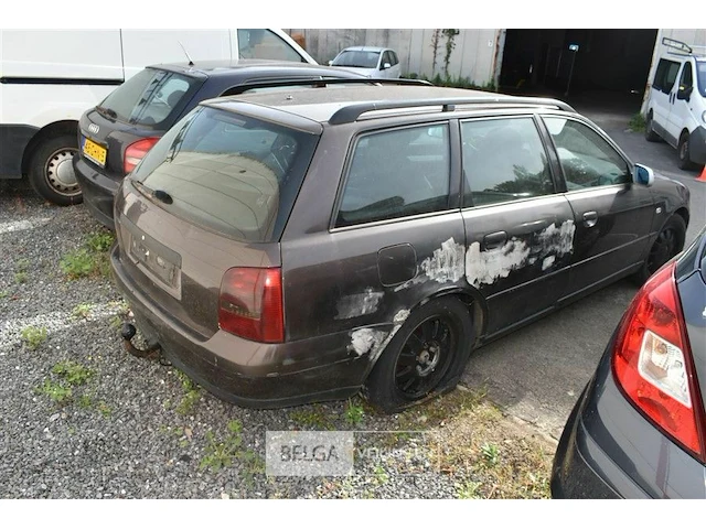 Wrak audi (aangeslagen) zonder papieren en sleutel - afbeelding 3 van  3