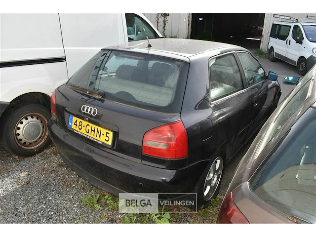 Wrak audi (aangeslagen) zonder papieren en sleutel - afbeelding 3 van  3