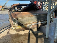 Wrak ford taunus xl (brandschade) - afbeelding 4 van  10