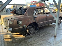 Wrak ford taunus xl (brandschade) - afbeelding 5 van  10