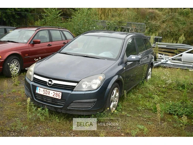 Wrak opel astra 1.7 cd ti - afbeelding 1 van  10