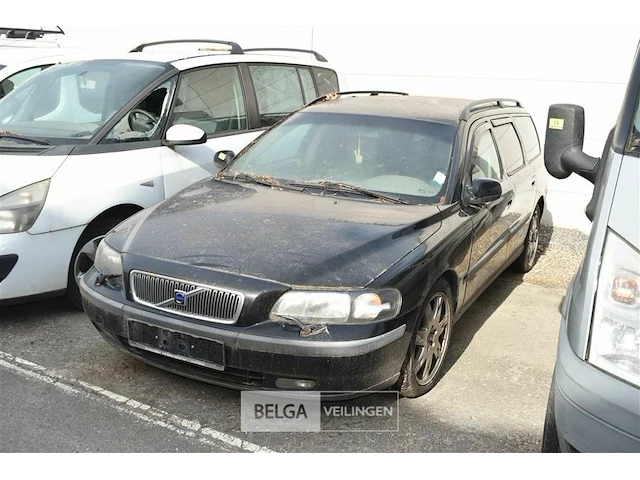 Wrak volvo (aangeslagen) v70/75 zonder papieren en sleutel - afbeelding 1 van  3