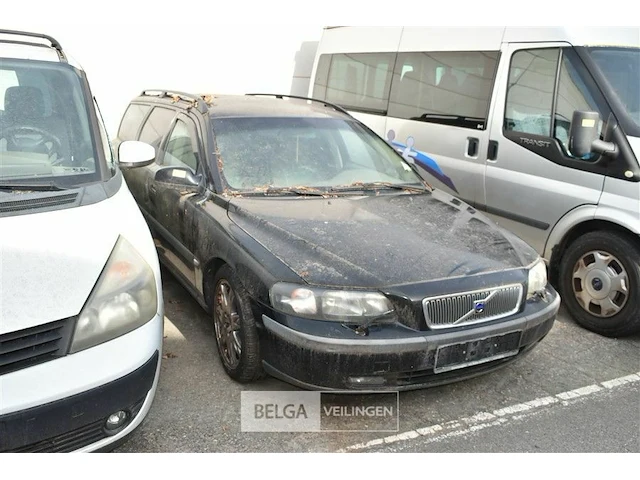 Wrak volvo (aangeslagen) v70/75 zonder papieren en sleutel - afbeelding 2 van  3