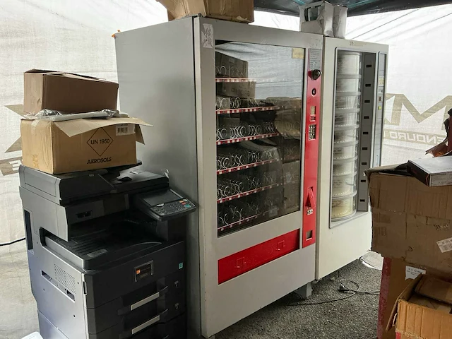 Wurlitzer snack b - 645 verkoopautomaat - afbeelding 1 van  3