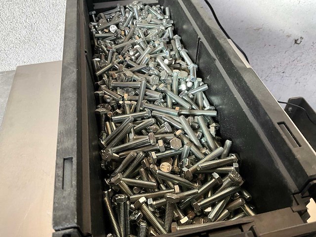 Würth 10.97 kg zeskanttapbout m6 x 35 in stapelbare bak - afbeelding 3 van  5